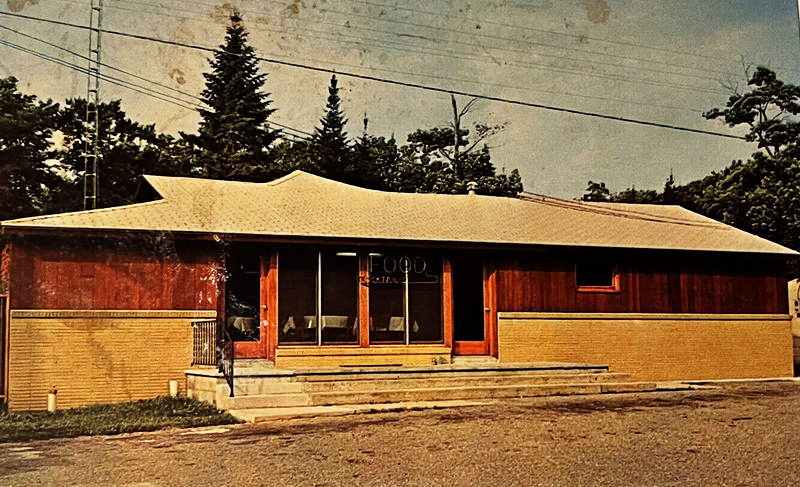 Zaborksys Restaurant - Vintage Postcard (newer photo)